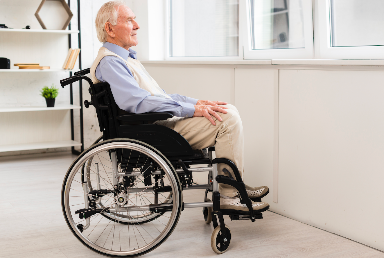 Silla de ruedas para persona de edad